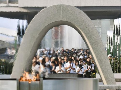 Japan marks 71st anniversary of Hiroshima atomic bombing  - ảnh 1